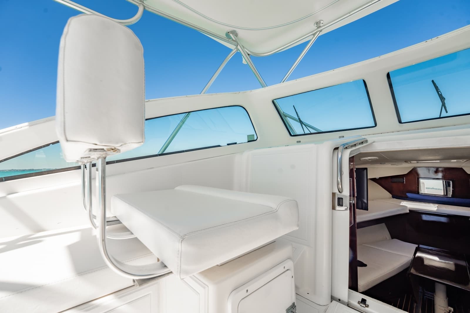 2004 Luhrs 320 Open - Photo 27