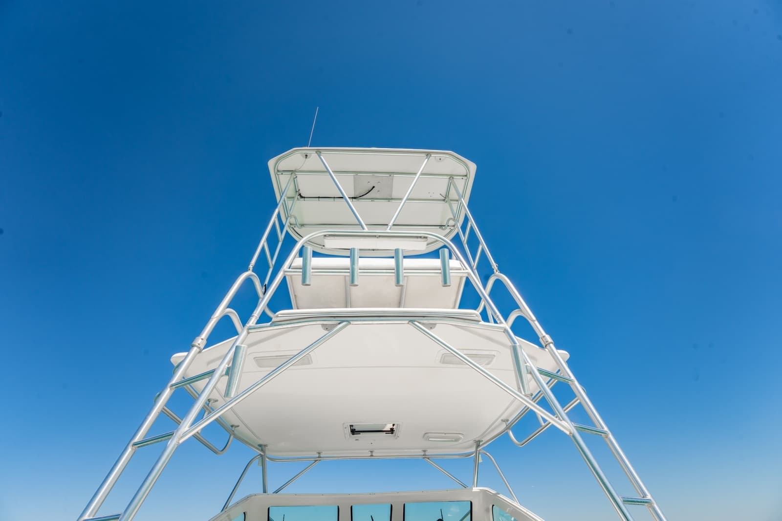 2004 Luhrs 320 Open - Photo 14