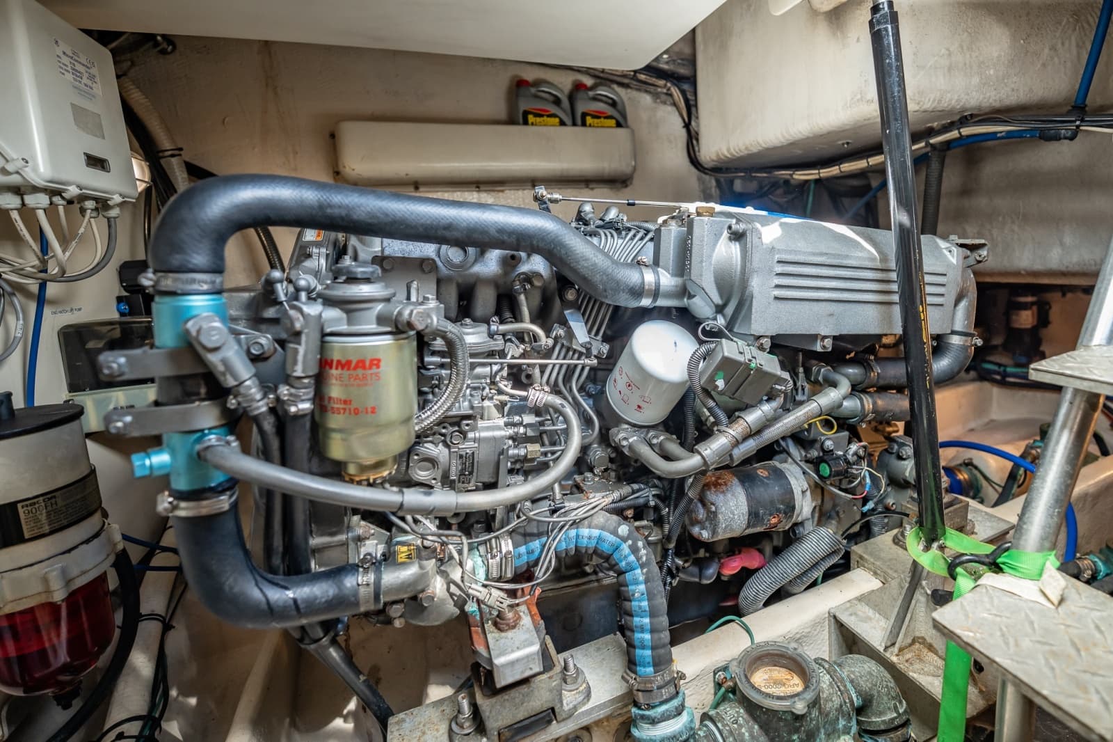 2004 Luhrs 320 Open - Photo 45
