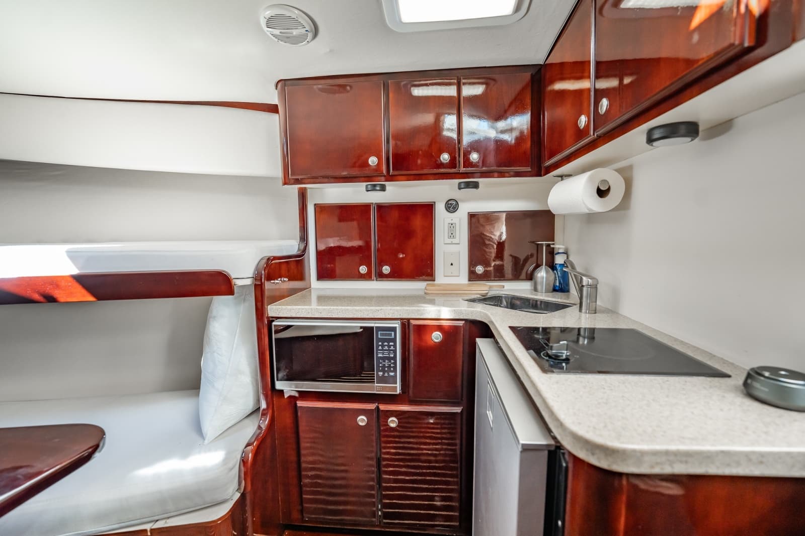 2004 Luhrs 320 Open - Photo 38