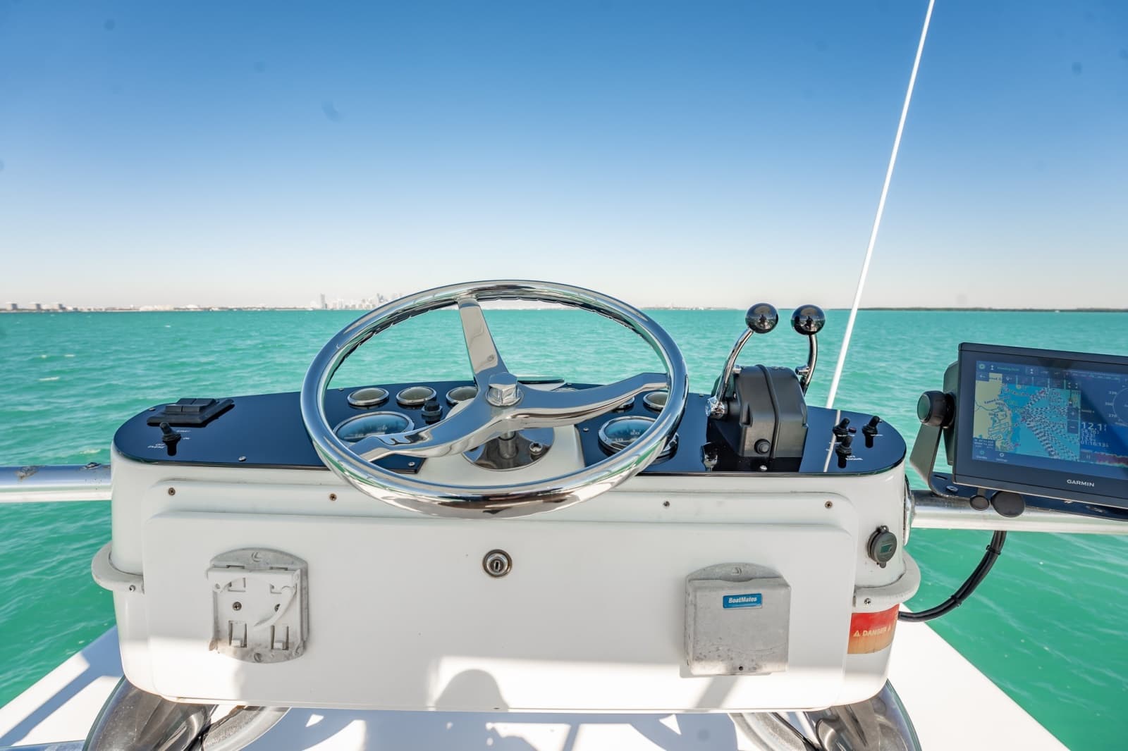 2004 Luhrs 320 Open - Photo 28