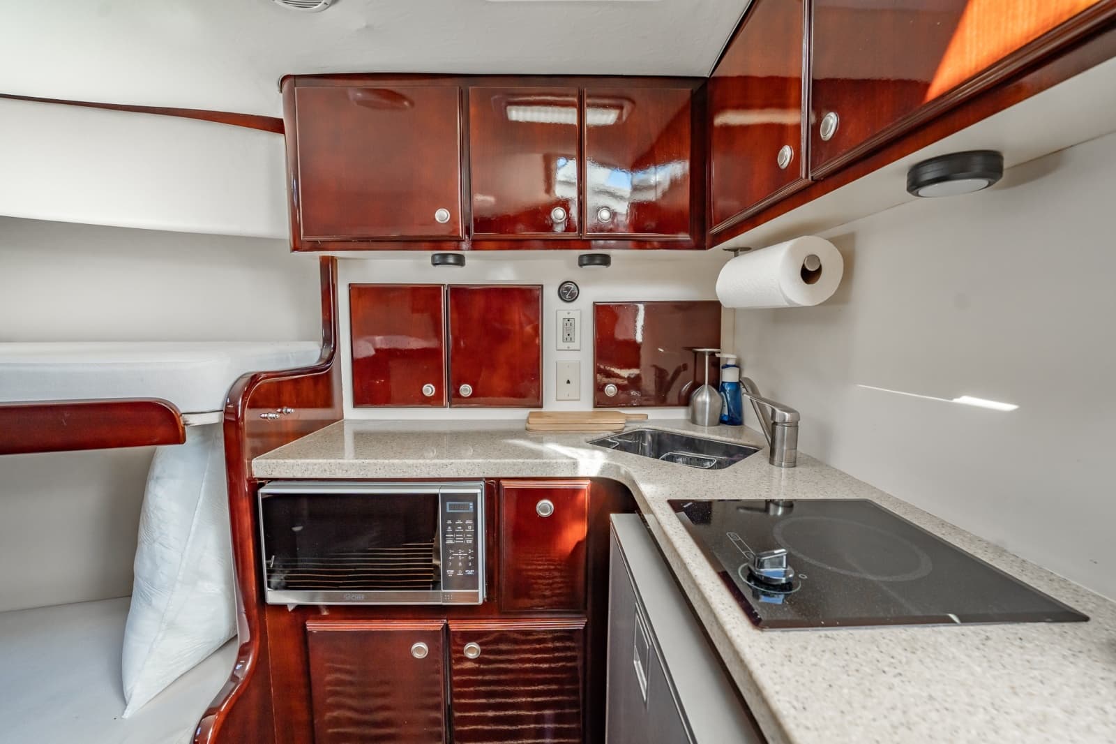 2004 Luhrs 320 Open - Photo 43