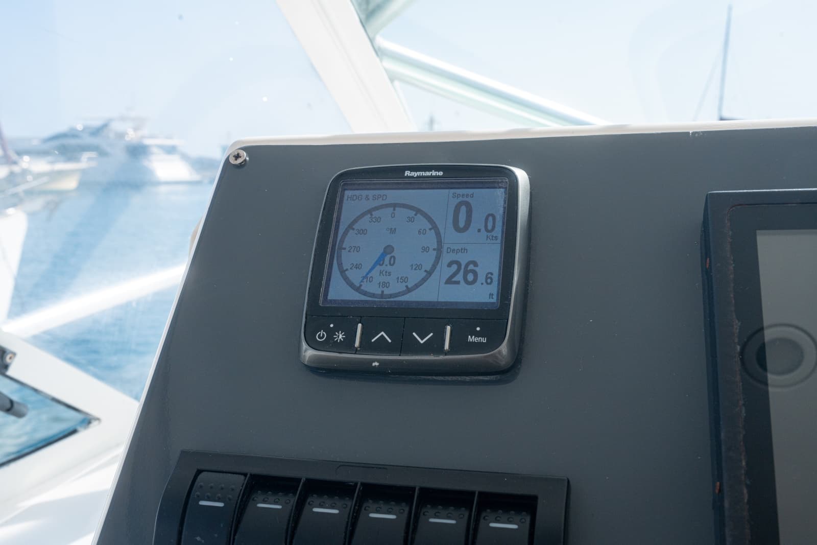 2005 Cabo 40 Hardtop Express - Photo 25