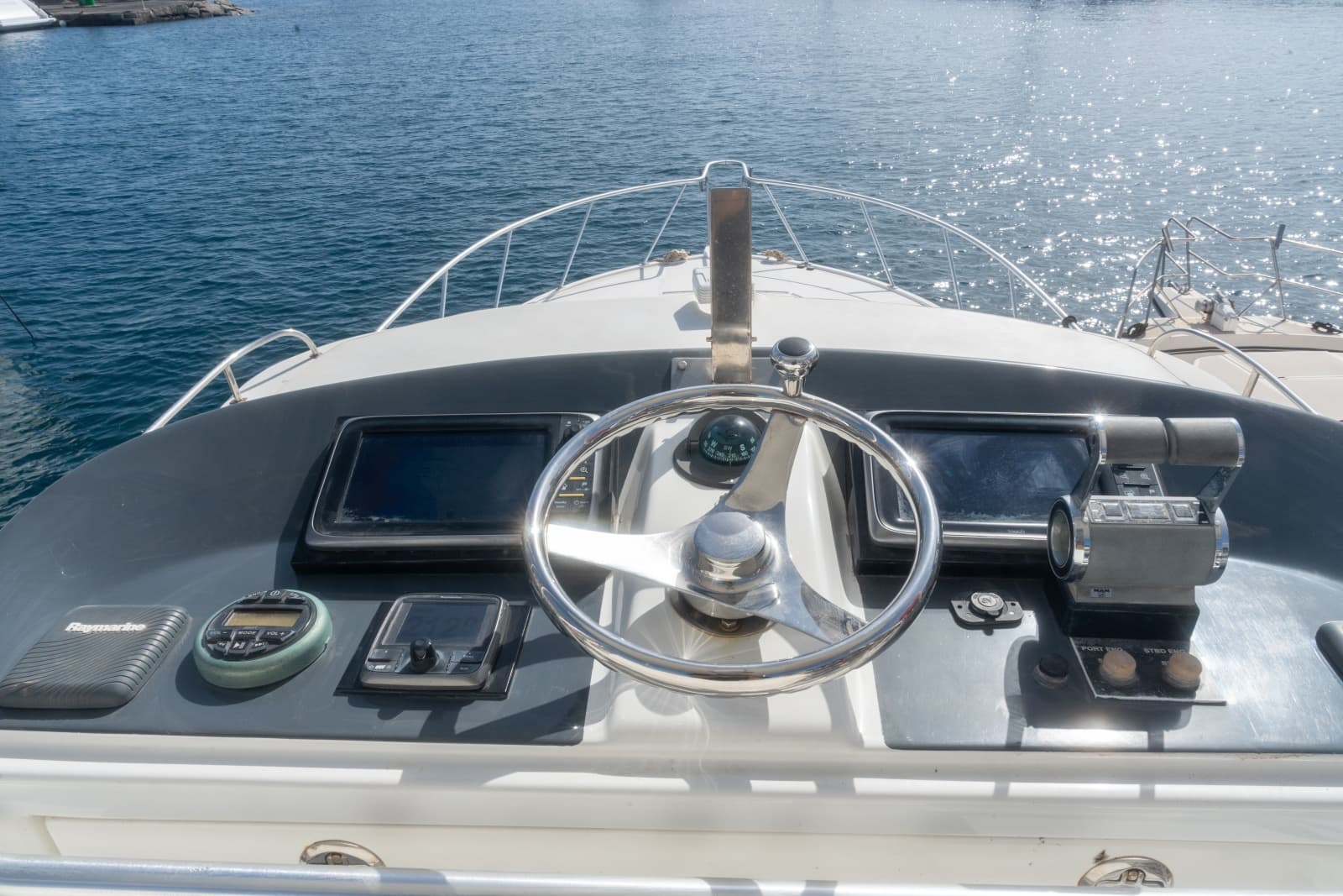 2005 Cabo 40 Hardtop Express - Photo 41