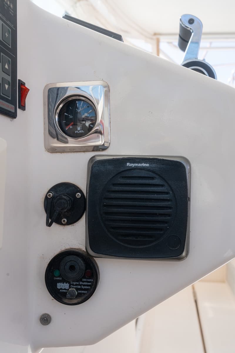 2005 Cabo 40 Hardtop Express - Photo 28
