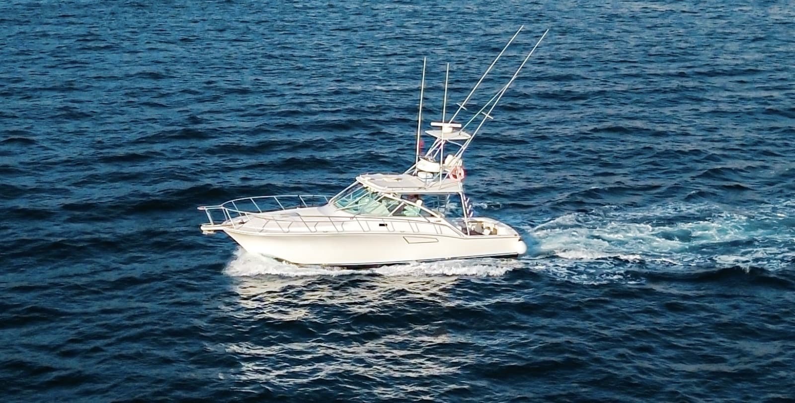 2005 Cabo 40 Hardtop Express - Photo 2