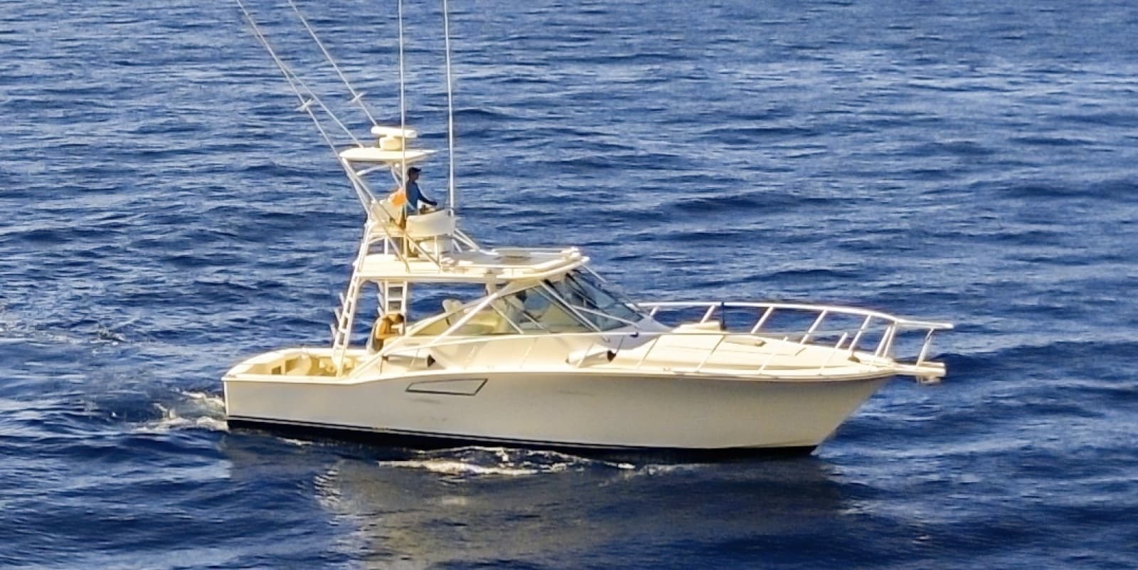 2005 Cabo 40 Hardtop Express - Photo 4
