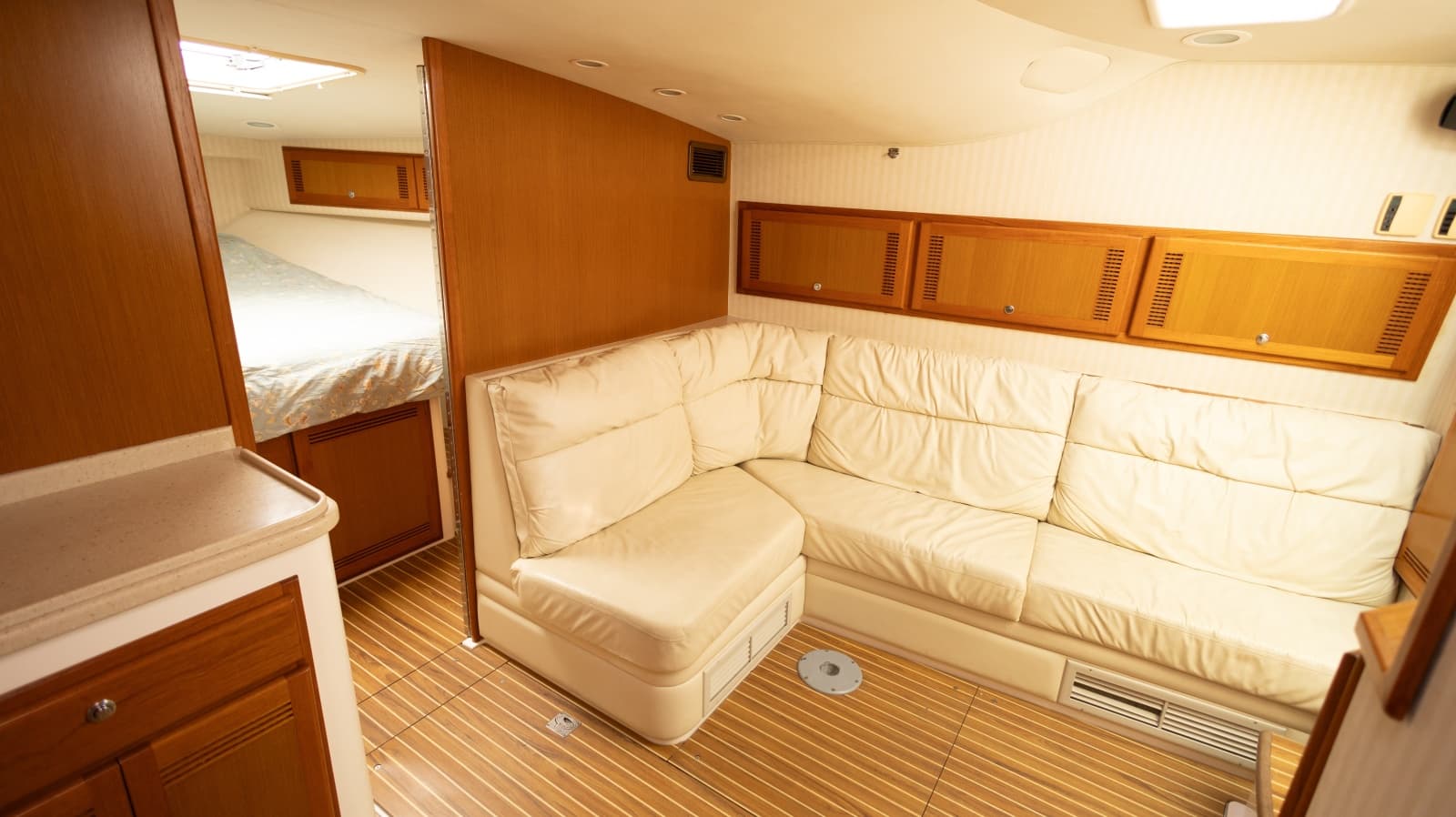 2005 Cabo 40 Hardtop Express - Photo 46