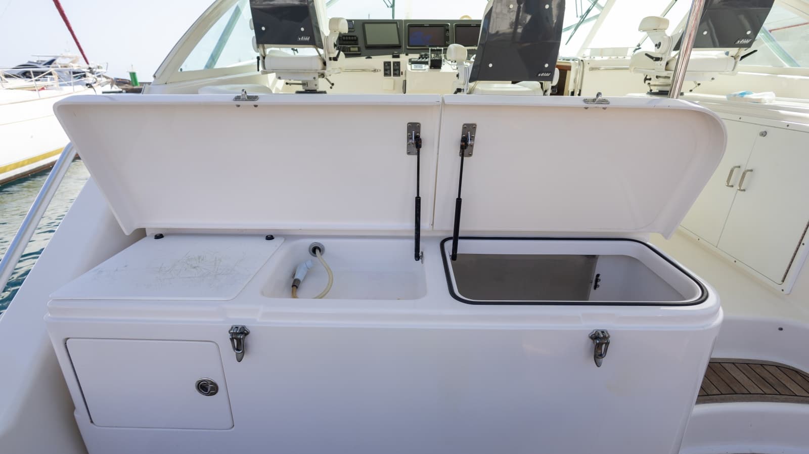 2005 Cabo 40 Hardtop Express - Photo 50
