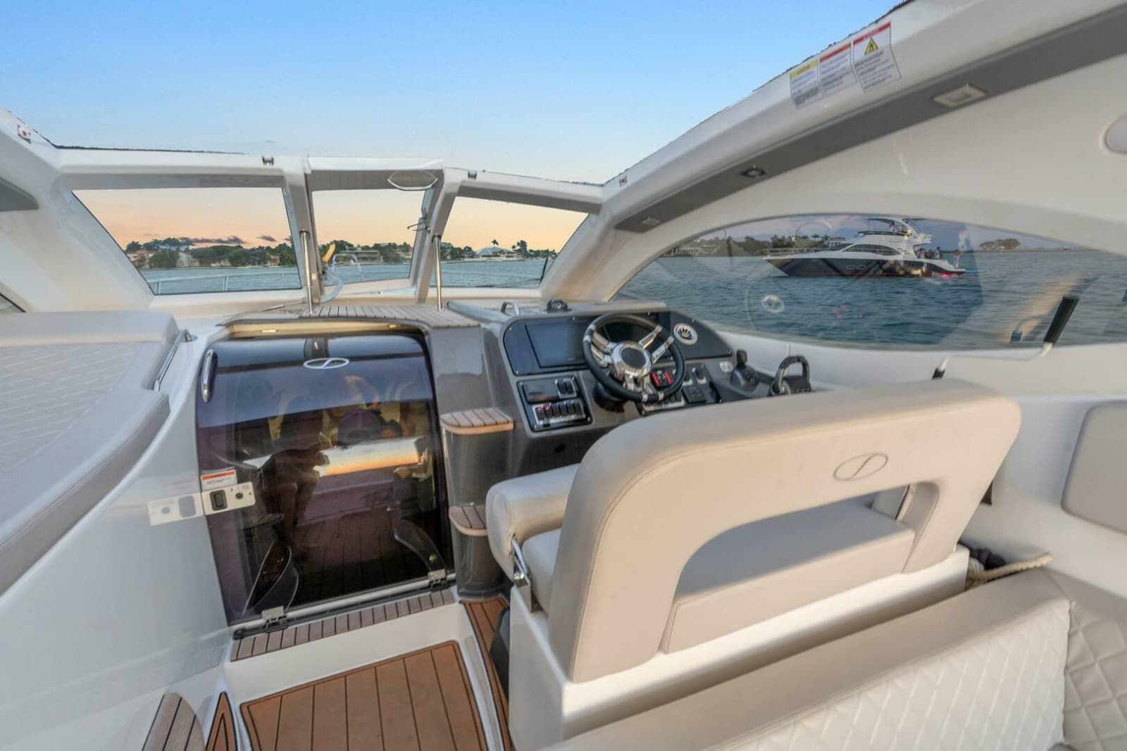2023 Schaefer 375 - Photo 23