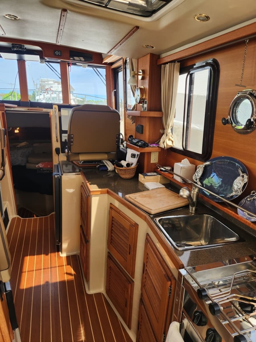 2019 Ranger Tugs R-31 CB - Photo 9