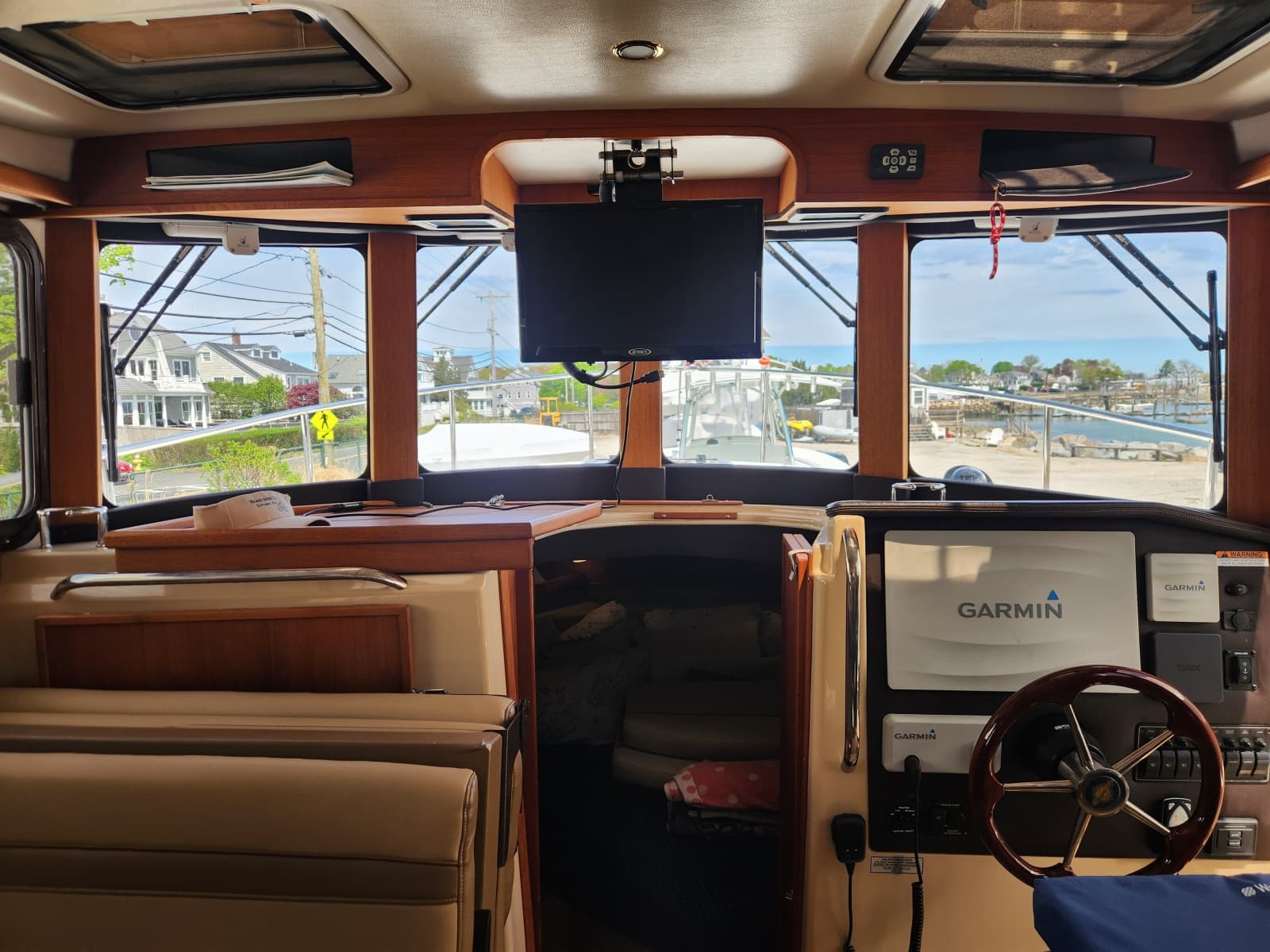 2019 Ranger Tugs R-31 CB - Photo 13