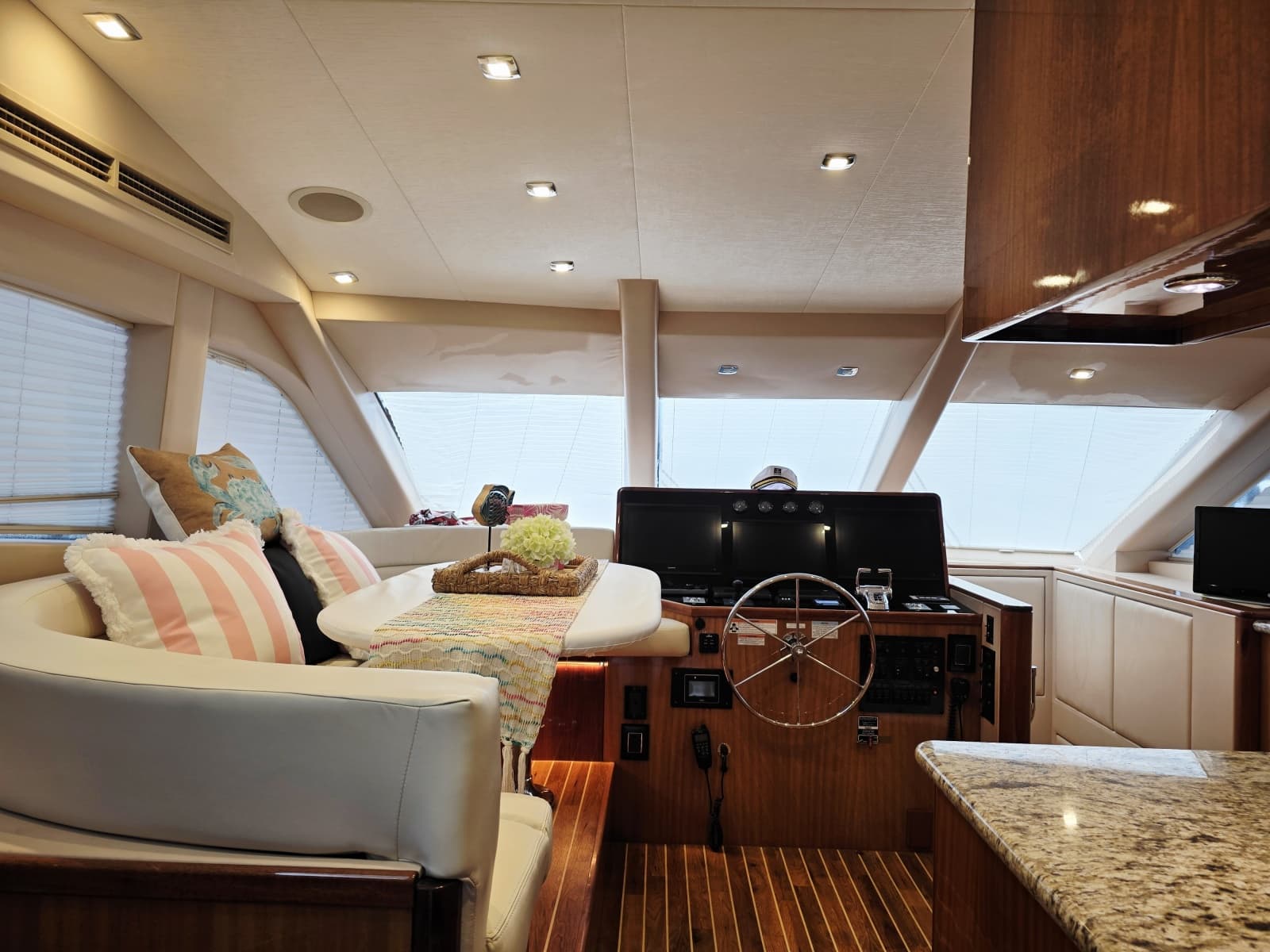 2008 Hatteras  - Photo 42