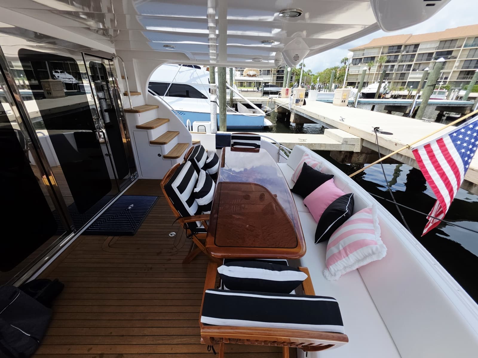 2008 Hatteras  - Photo 38