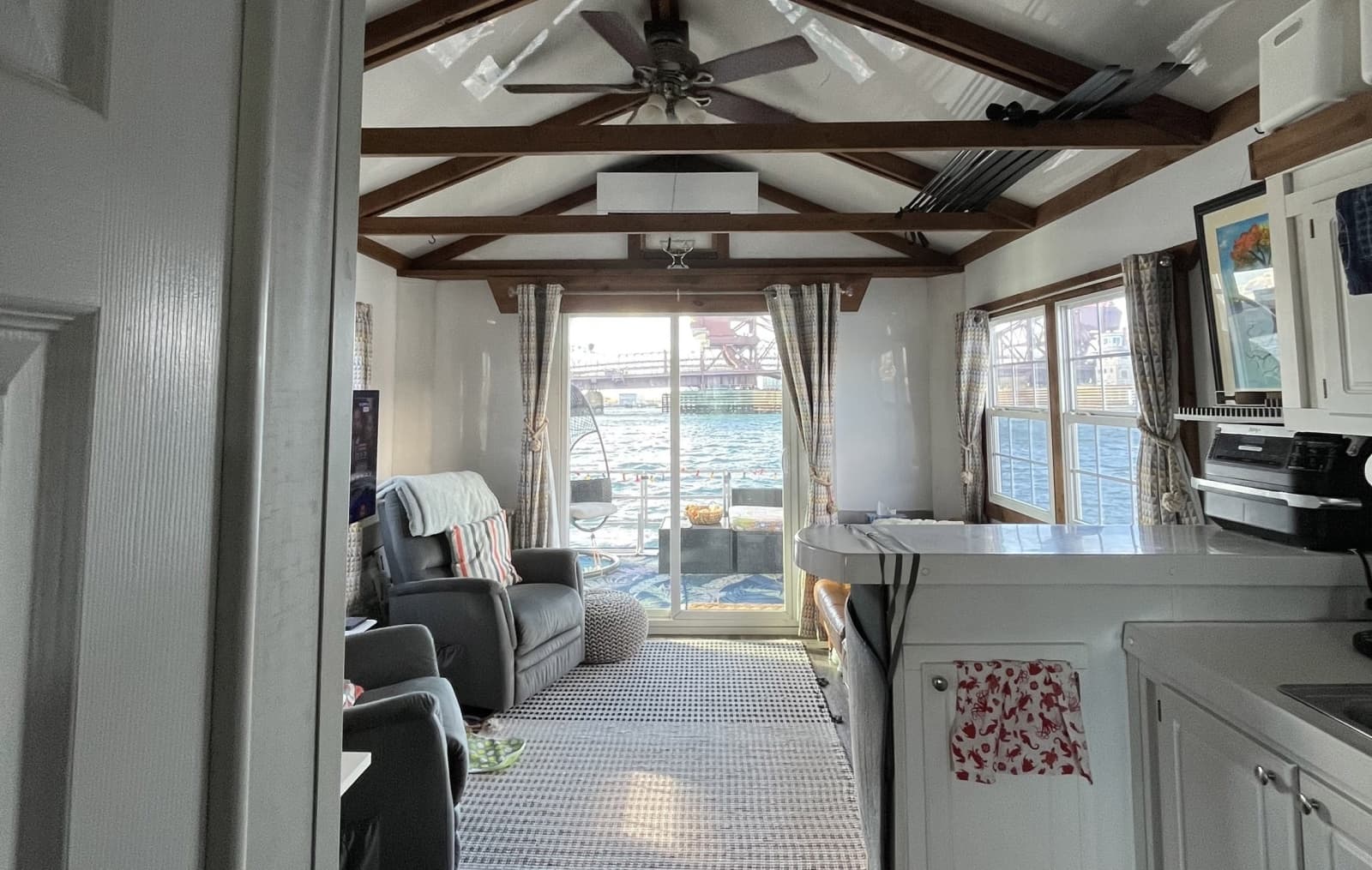 2017 Catamaran Cruisers  - Photo 6