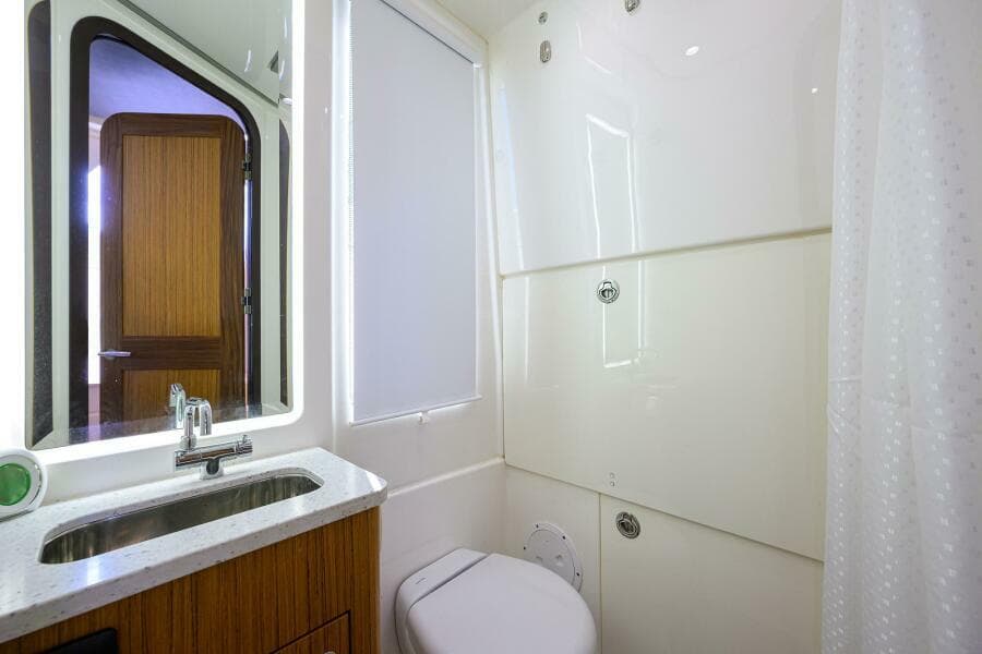 2021 Solace Center Console - Photo 5