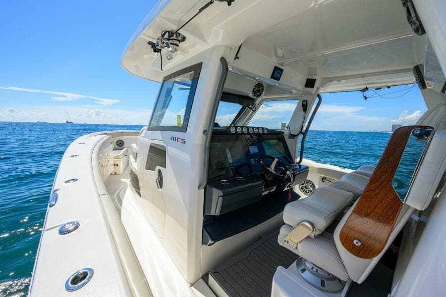 2021 Solace Center Console - Photo 17