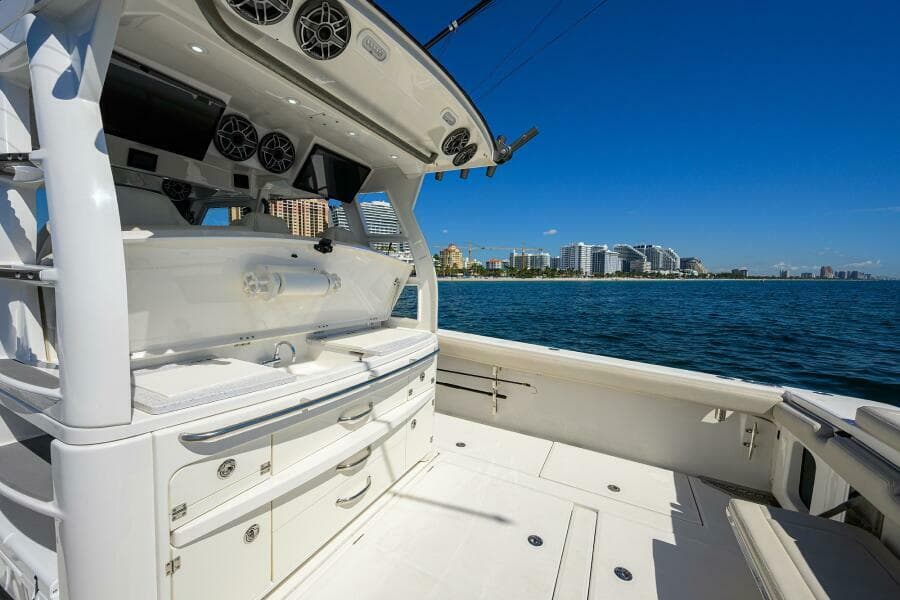 2021 Solace Center Console - Photo 14