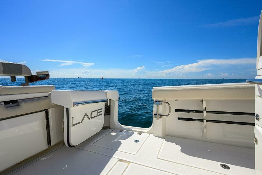 2021 Solace Center Console - Photo 15