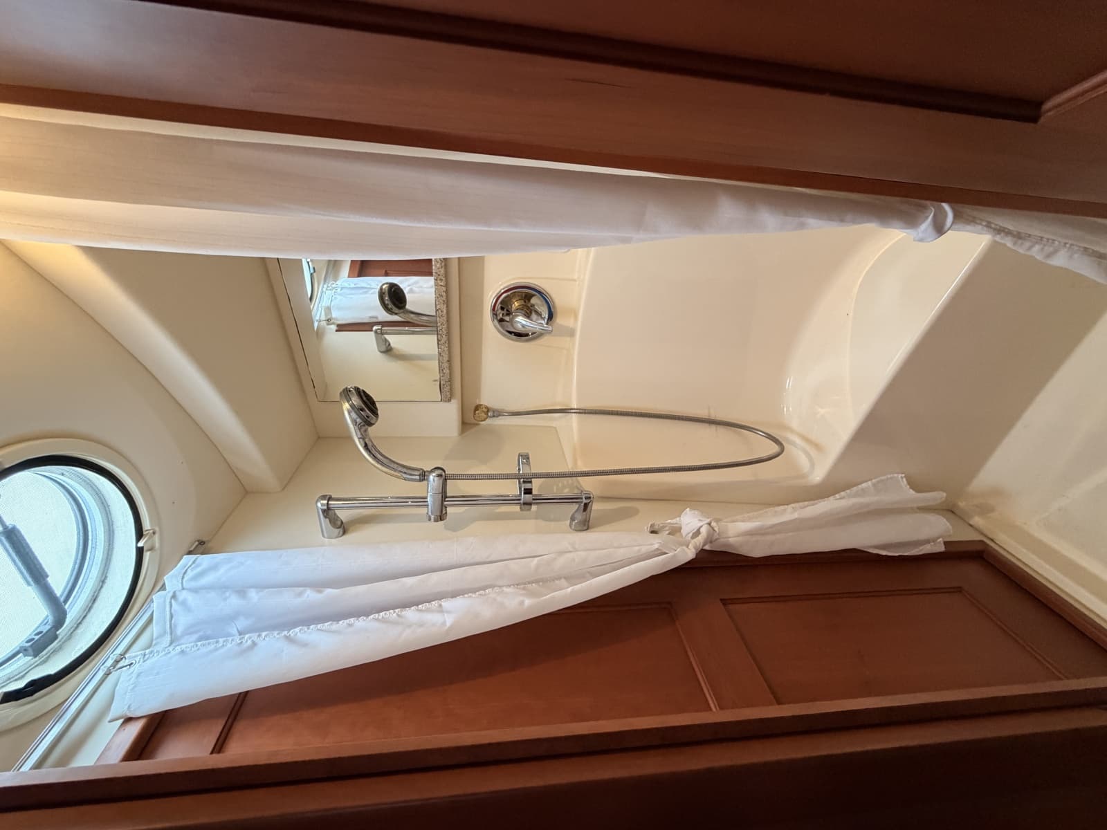 2006 Silverton 38 Convertible - Photo 19