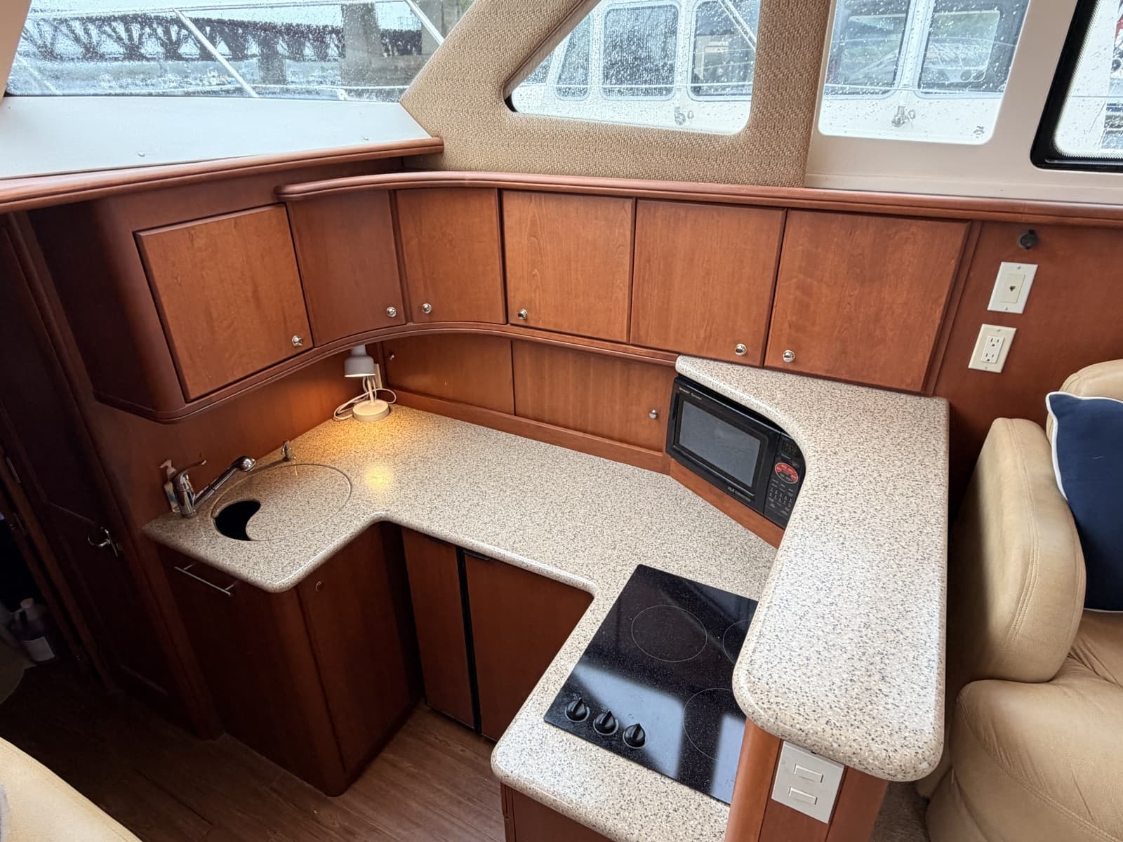 2006 Silverton 38 Convertible - Photo 16