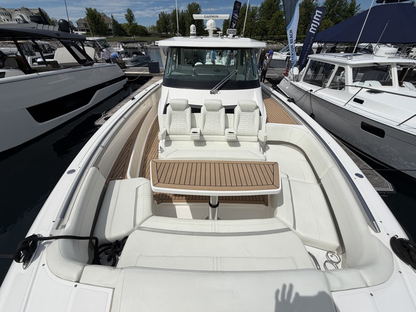2023 Tiara Yachts 48 LS - Photo 23