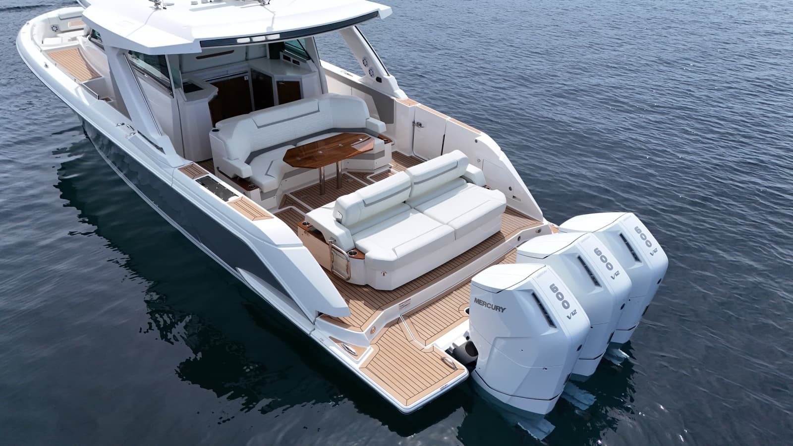 2023 Tiara Yachts 48 LS - Photo 5