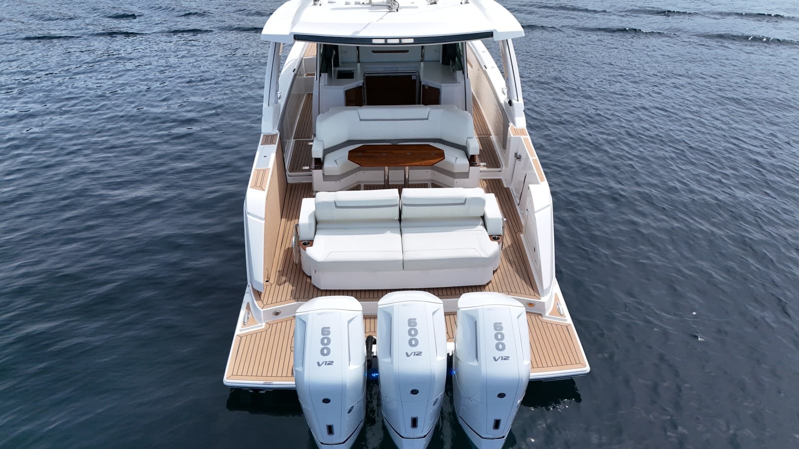 2023 Tiara Yachts 48 LS - Photo 6