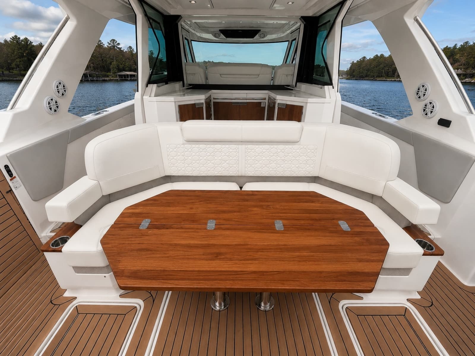 2023 Tiara Yachts 48 LS - Photo 7
