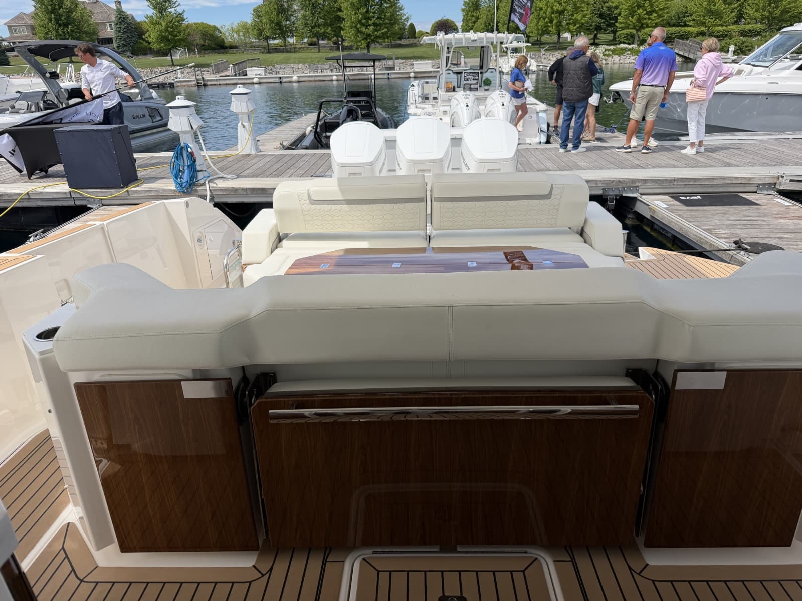 2023 Tiara Yachts 48 LS - Photo 10