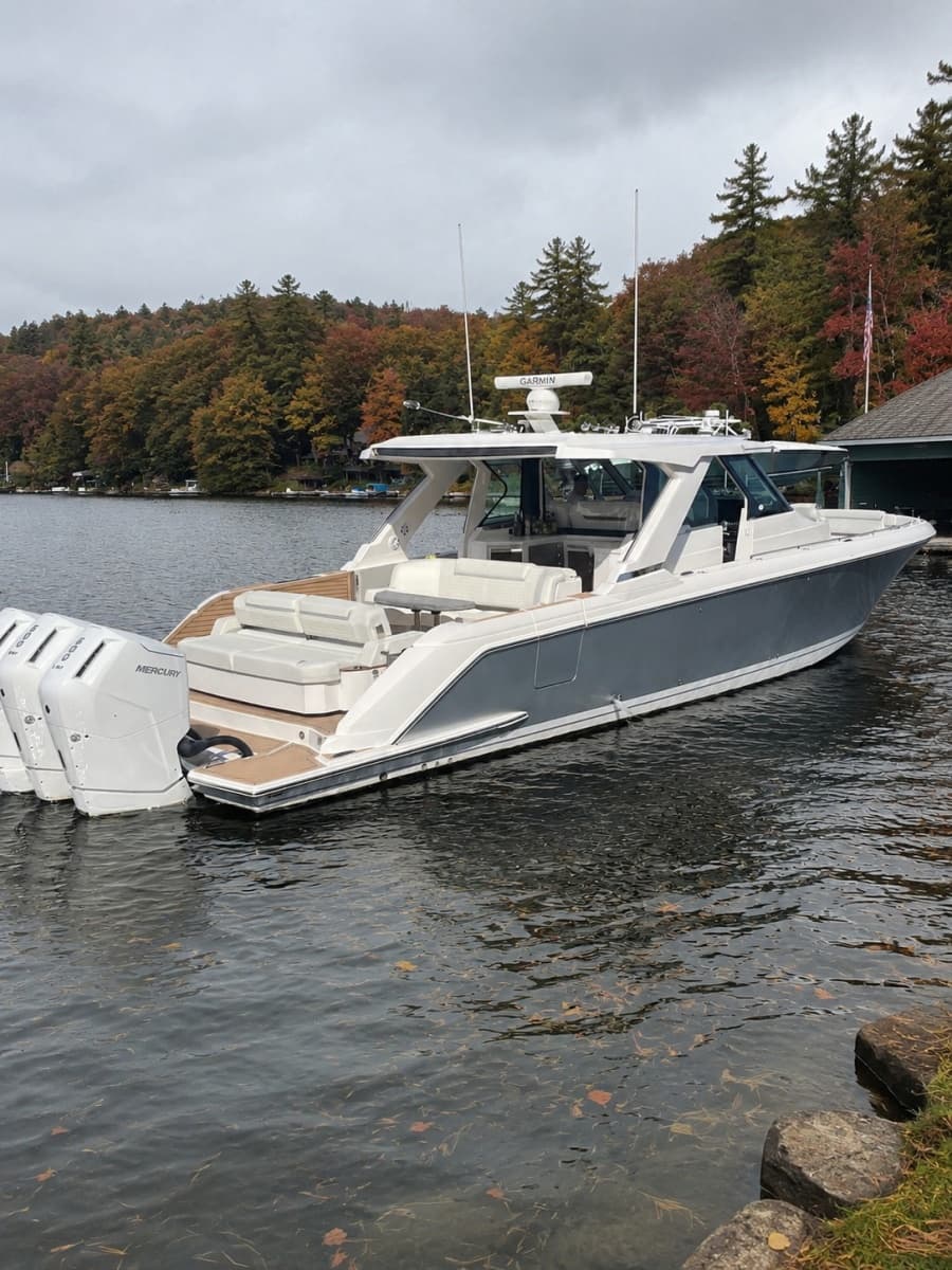 2023 Tiara Yachts 48 LS - Photo 2