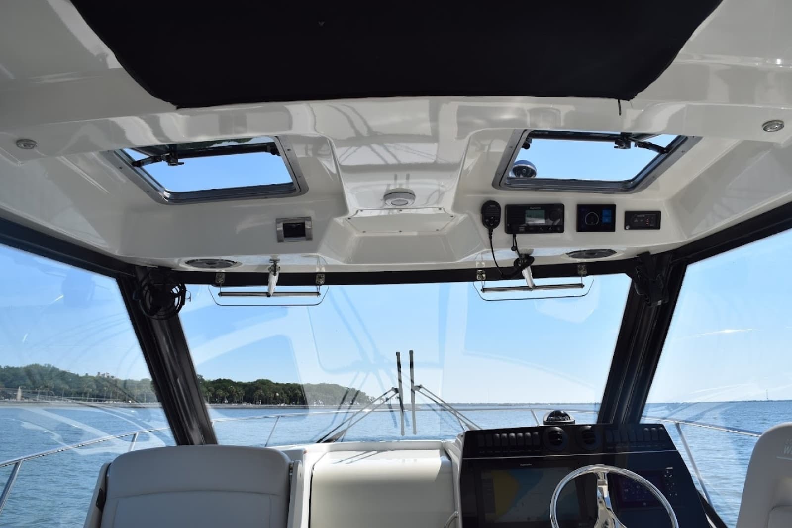 2021 Boston Whaler 325 Conquest - Photo 20