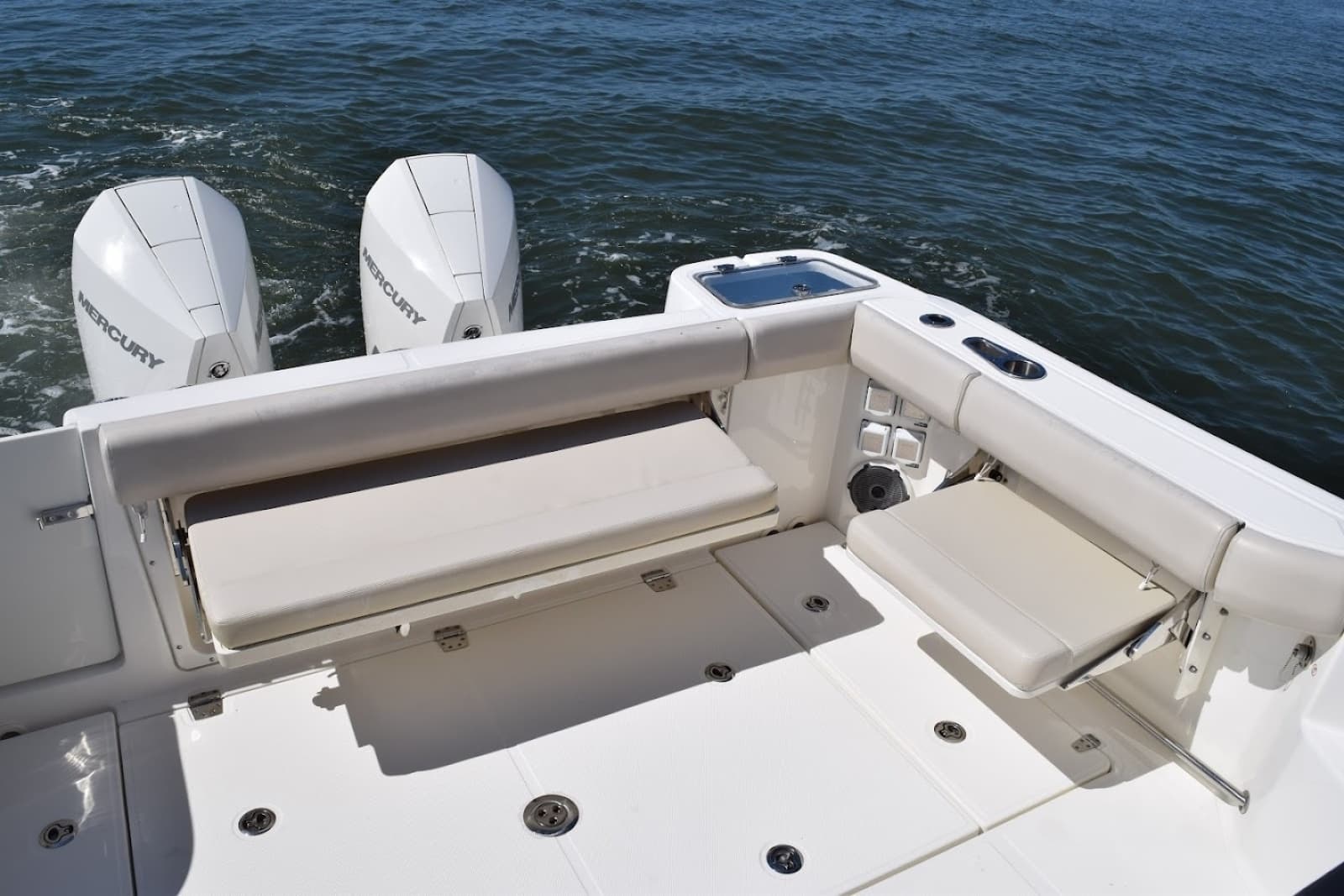 2021 Boston Whaler 325 Conquest - Photo 13