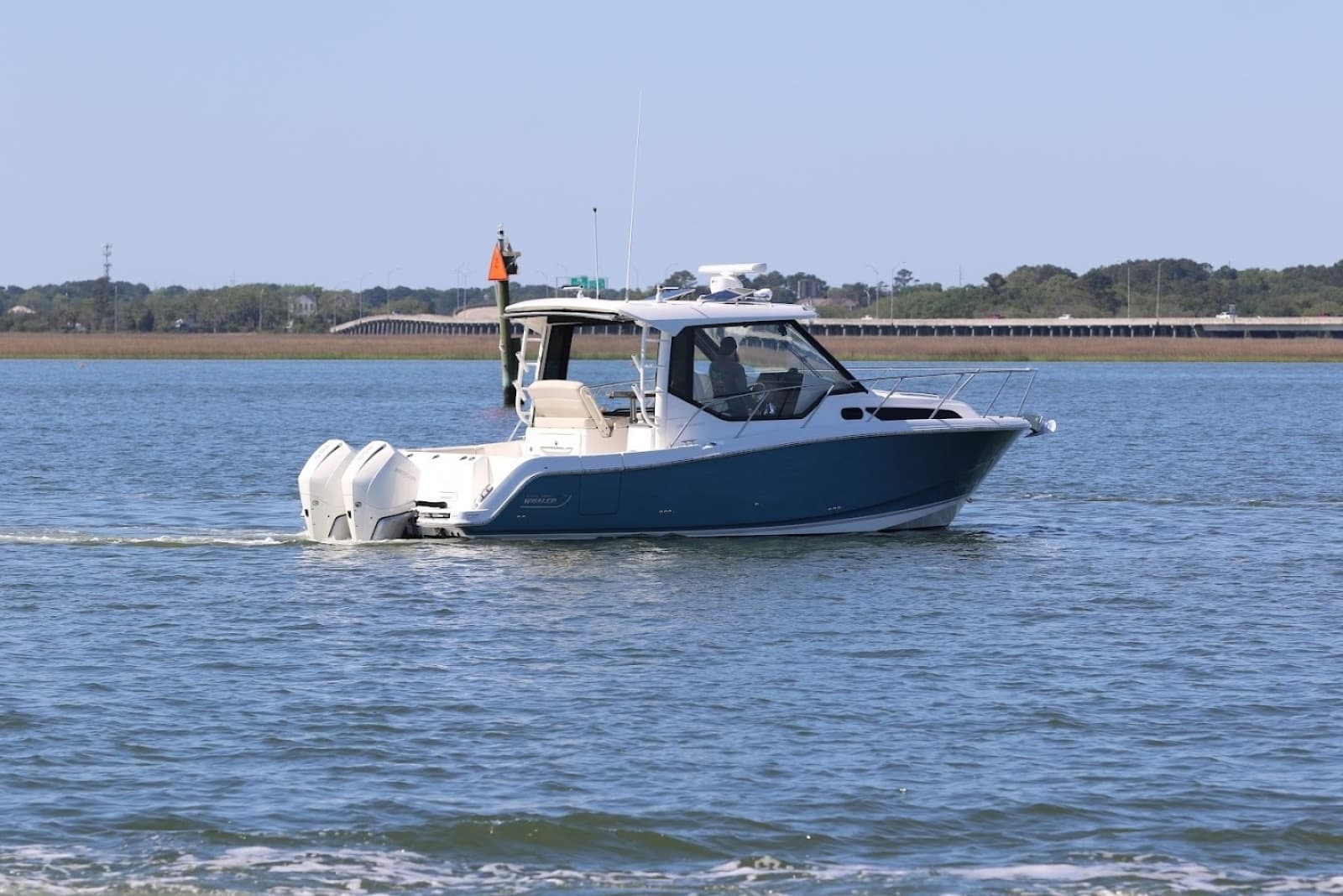 2021 Boston Whaler 325 Conquest - Photo 2