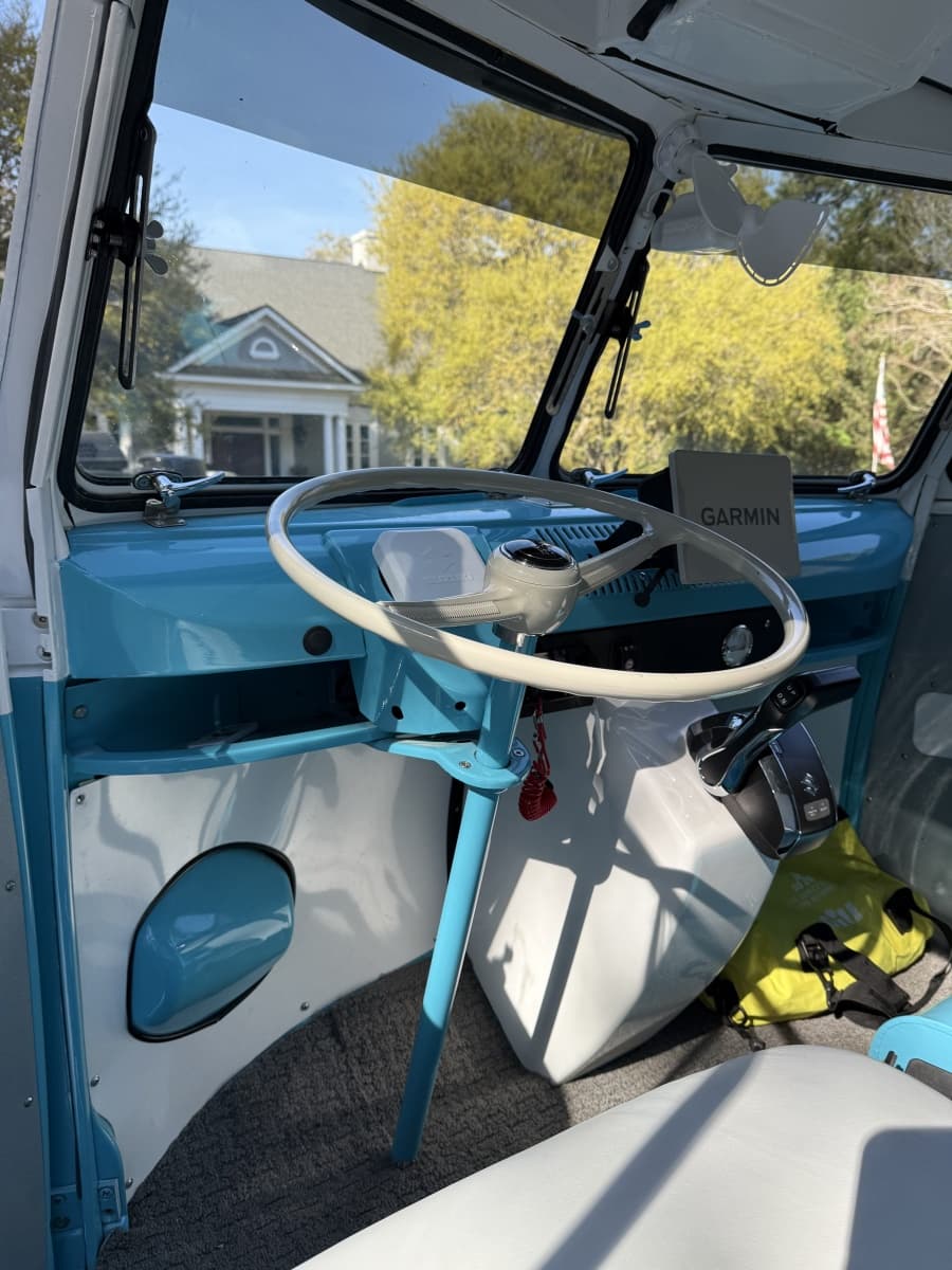 2024 Custom Whitacre Yacht Design VW Bus Tritoon - Photo 5