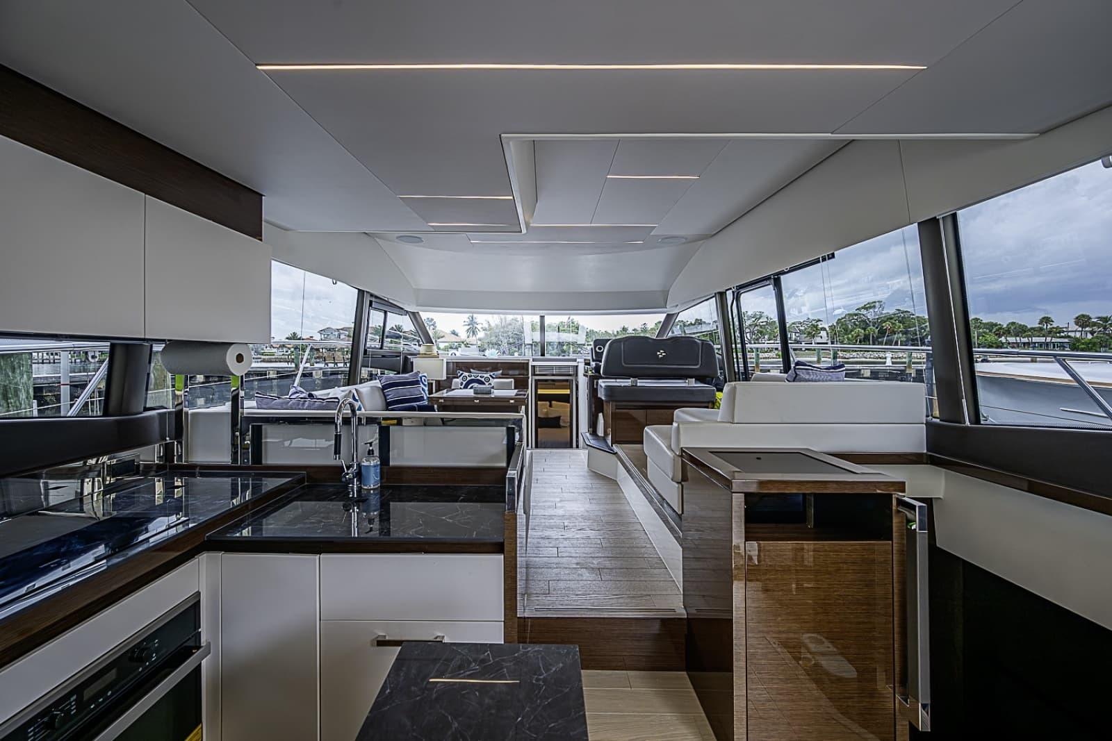 2021 Prestige 520 - Photo 22