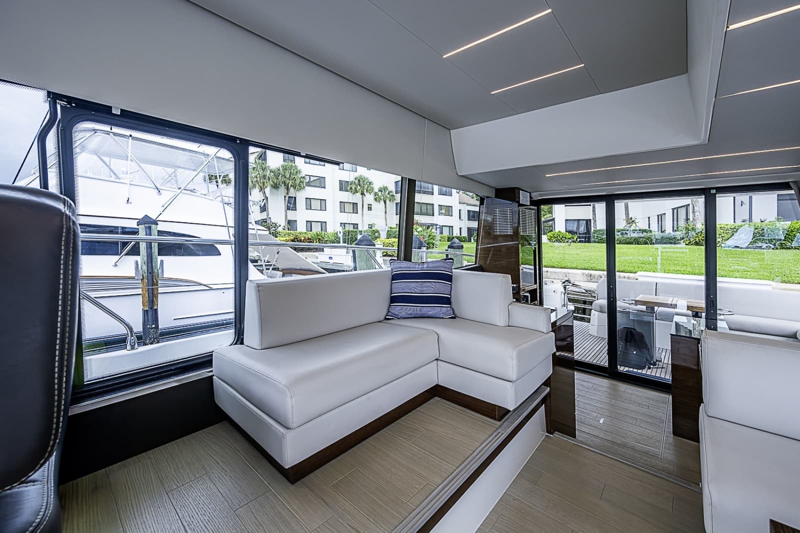 2021 Prestige 520 - Photo 32