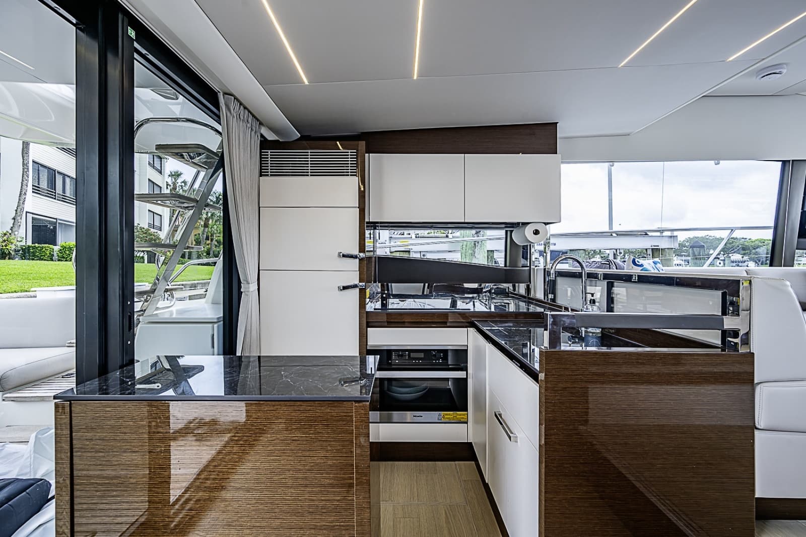 2021 Prestige 520 - Photo 24