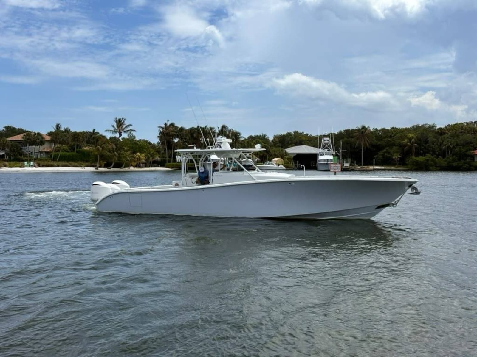2014 Yellowfin 42 Offshore - Photo 1
