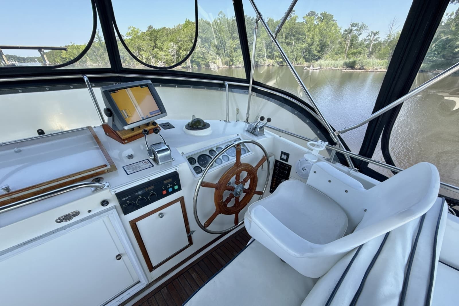 1990 Grand Banks 46 Classic - Photo 25