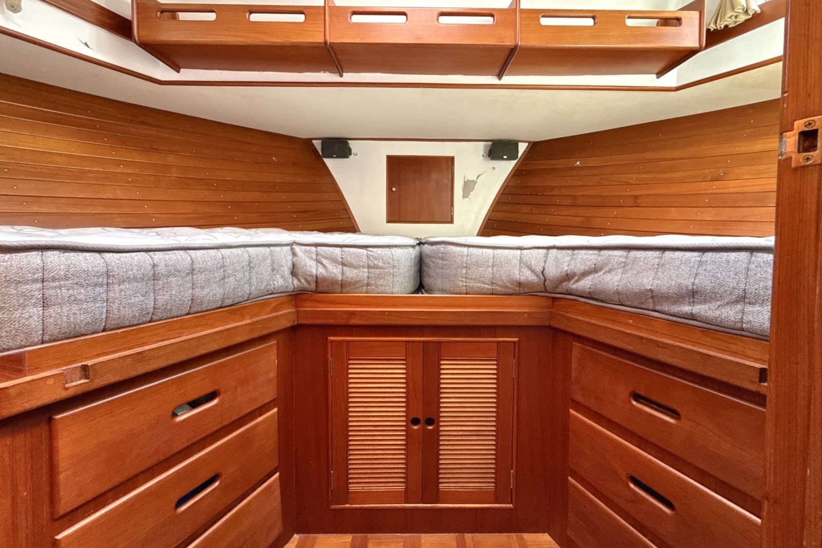 1990 Grand Banks 46 Classic - Photo 5