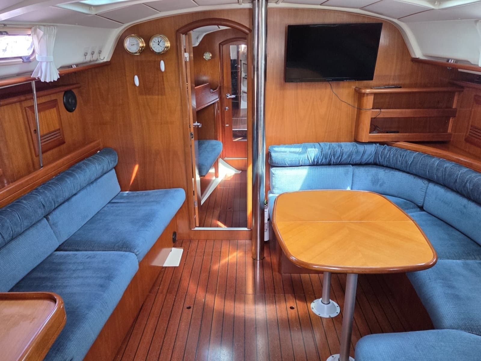 2000 Beneteau Oceanis 411 - Photo 2