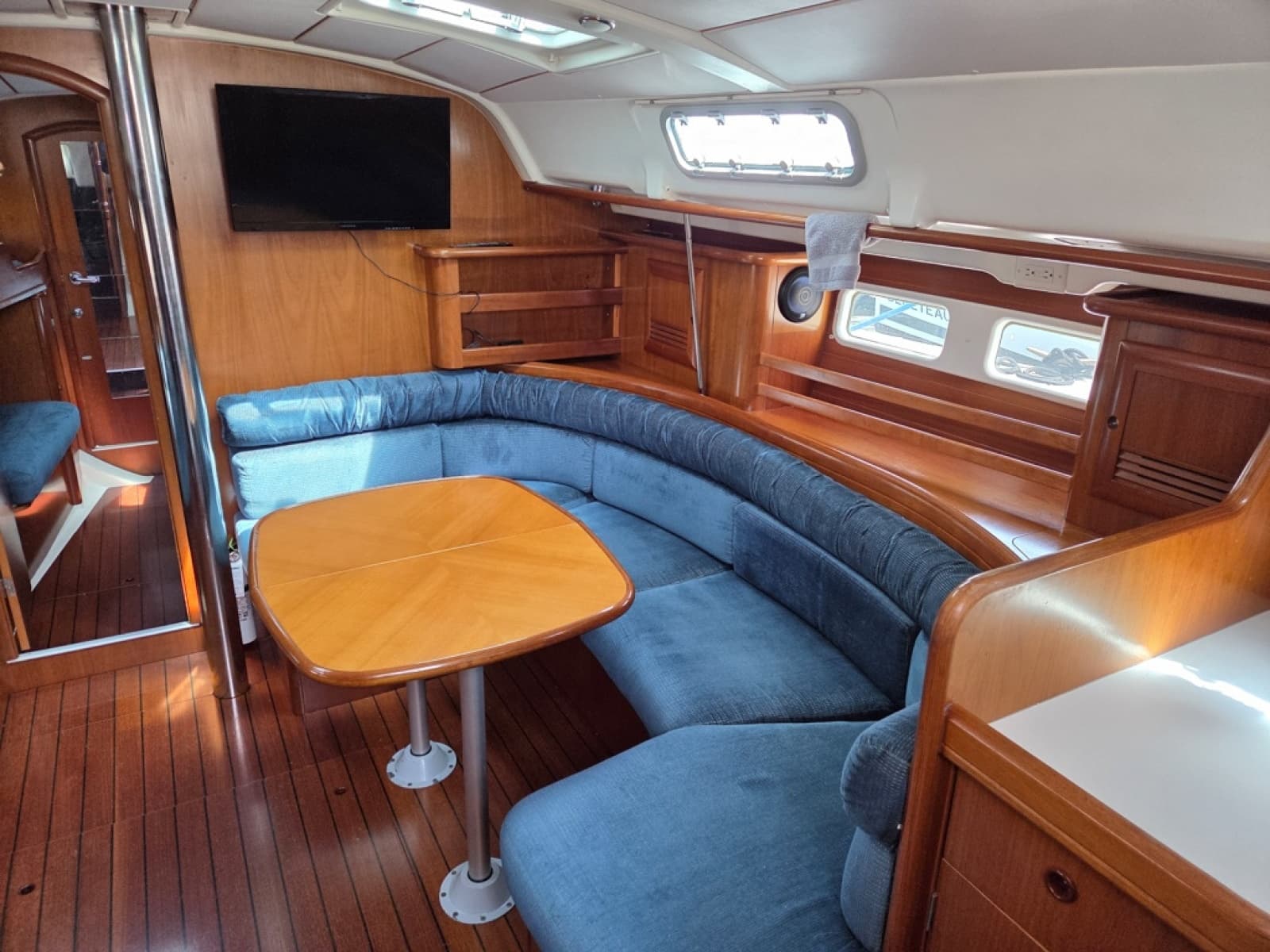 2000 Beneteau Oceanis 411 - Photo 21