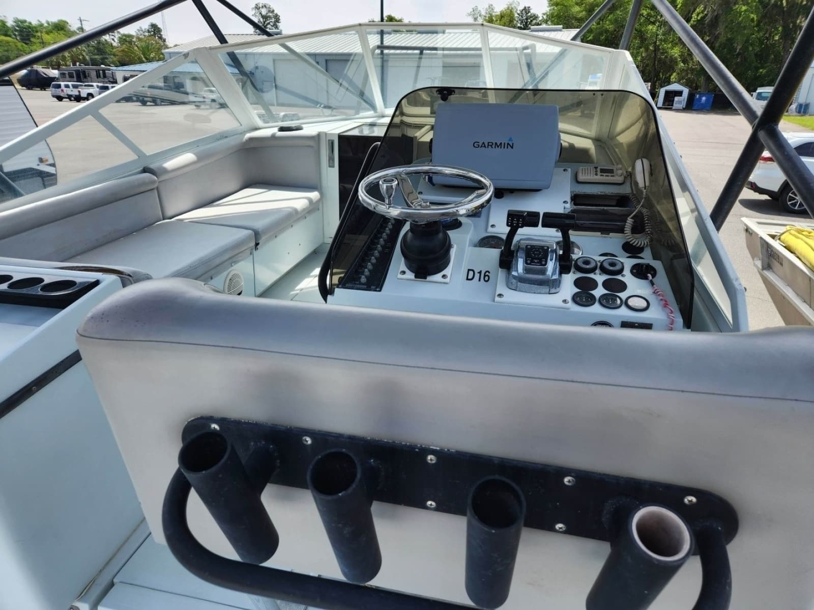 2001 Contender 35 Side Console - Photo 6