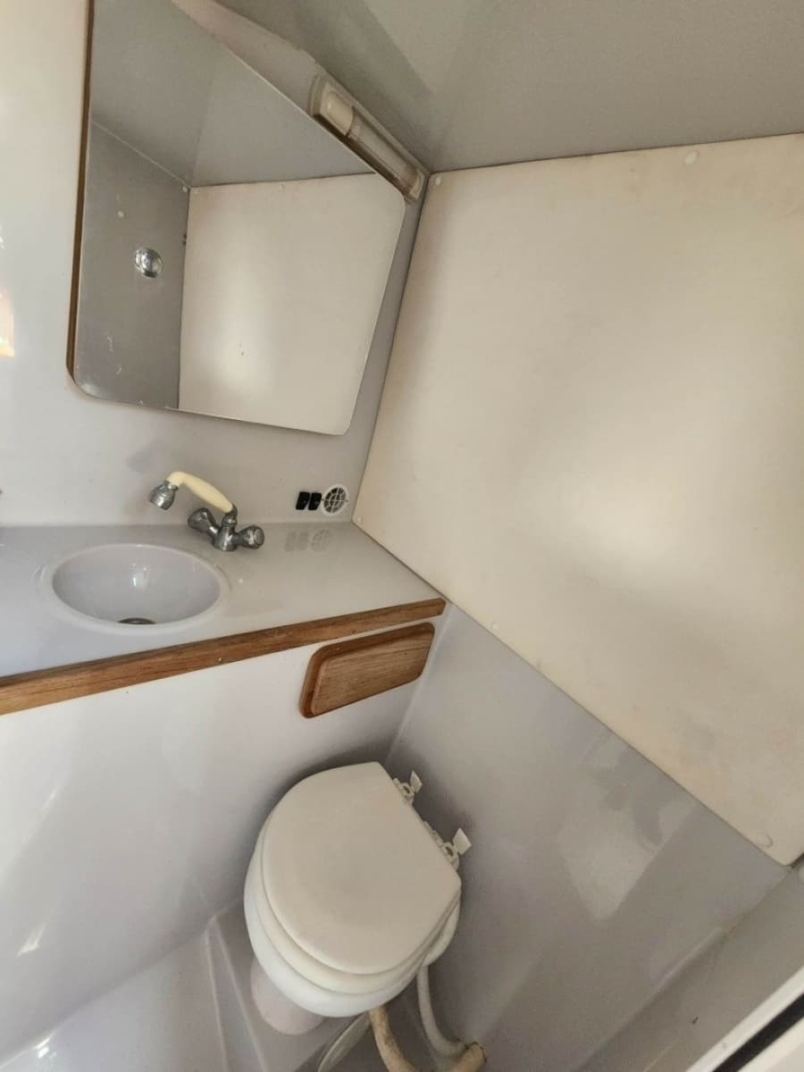 2001 Contender 35 Side Console - Photo 16