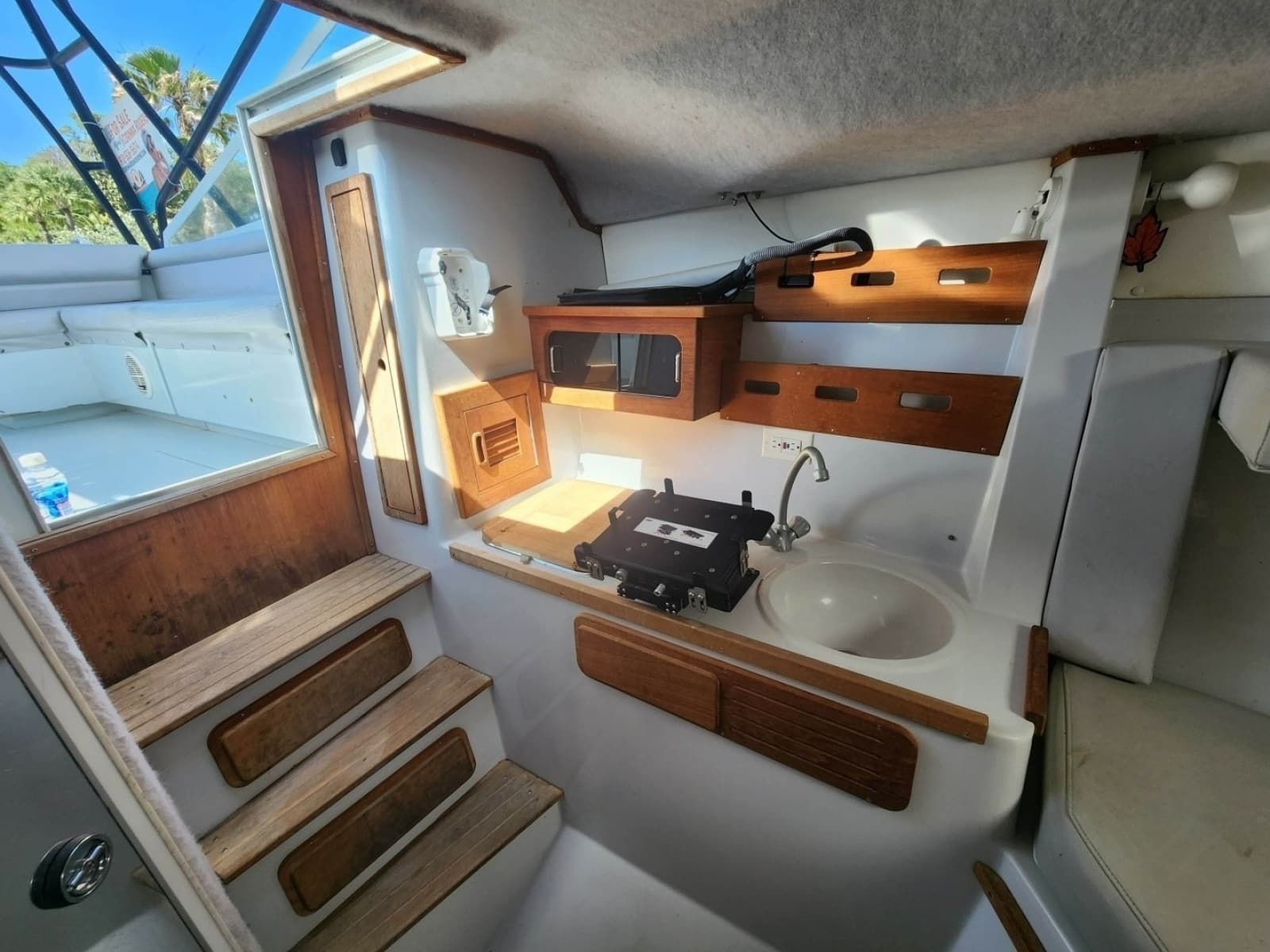 2001 Contender 35 Side Console - Photo 12