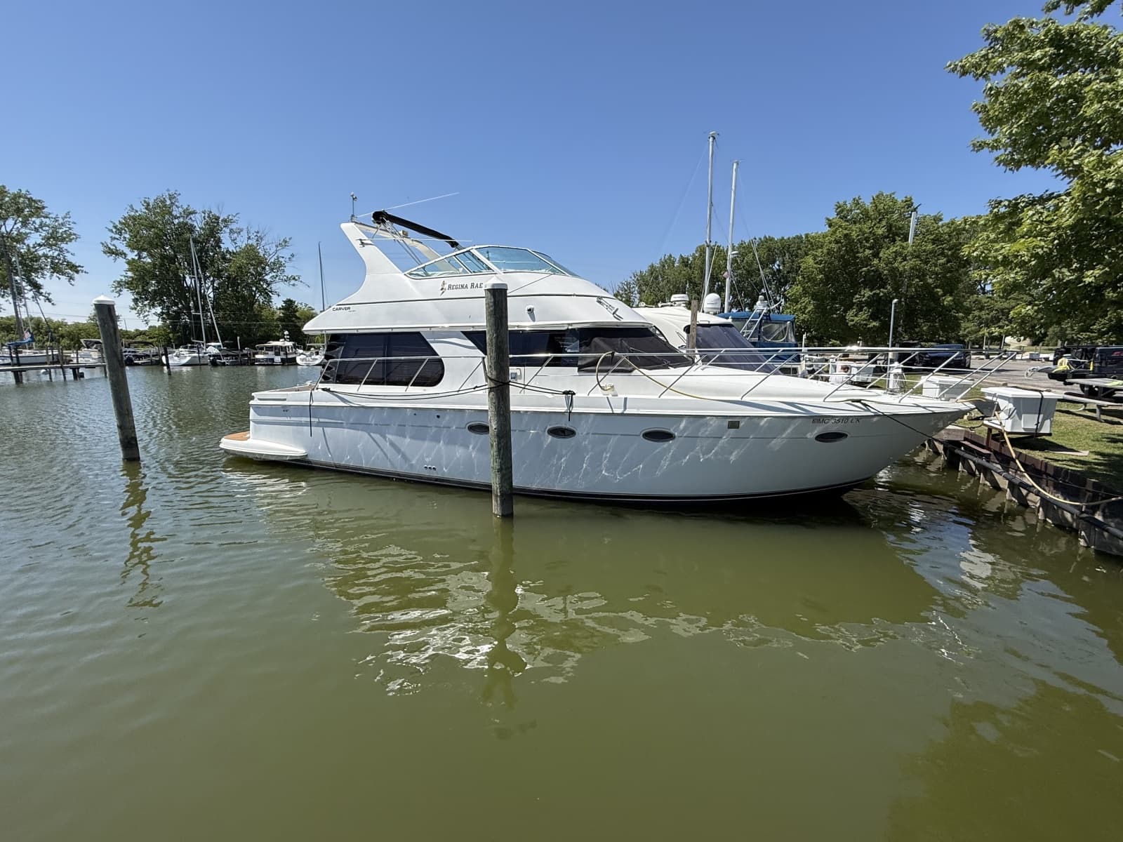1999 Carver 450 Voyager - Photo 2