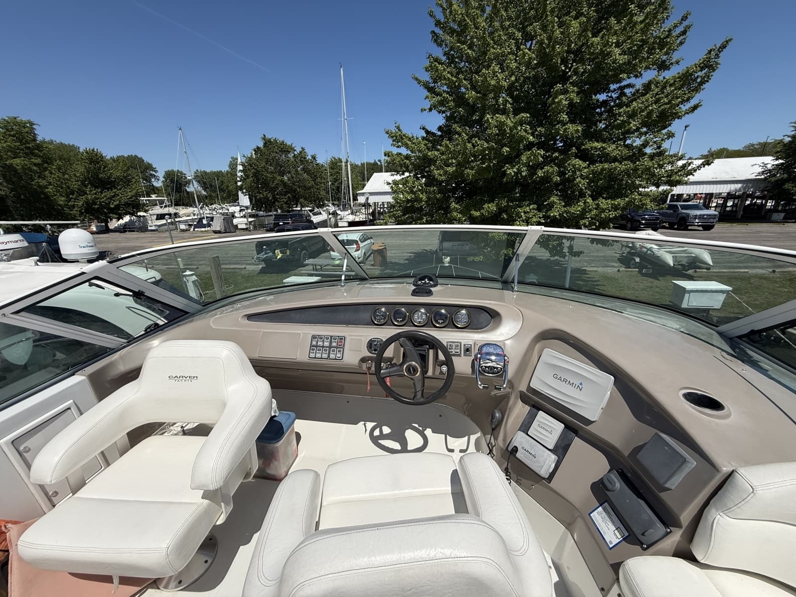 1999 Carver 450 Voyager - Photo 11