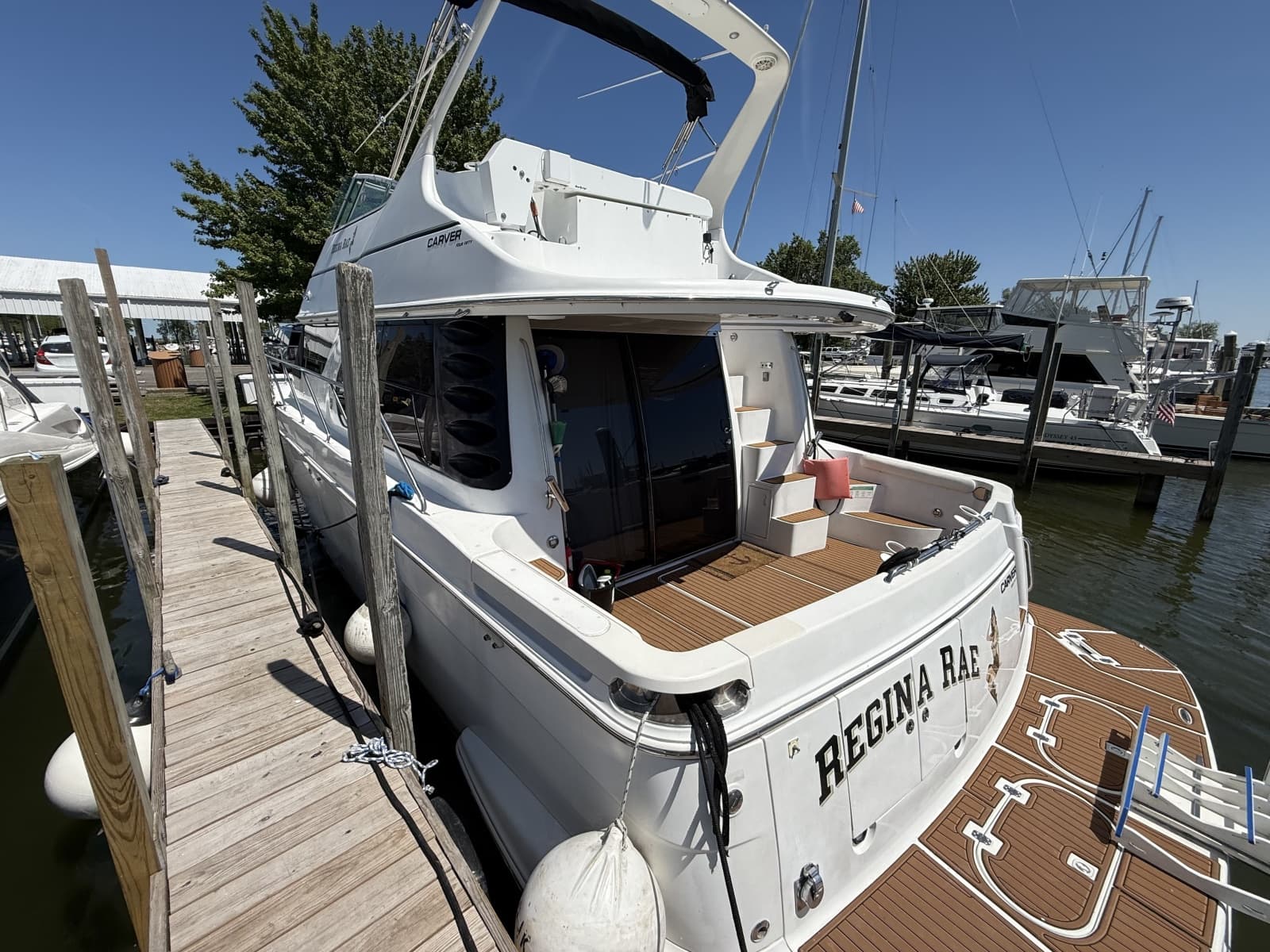 1999 Carver 450 Voyager - Photo 5