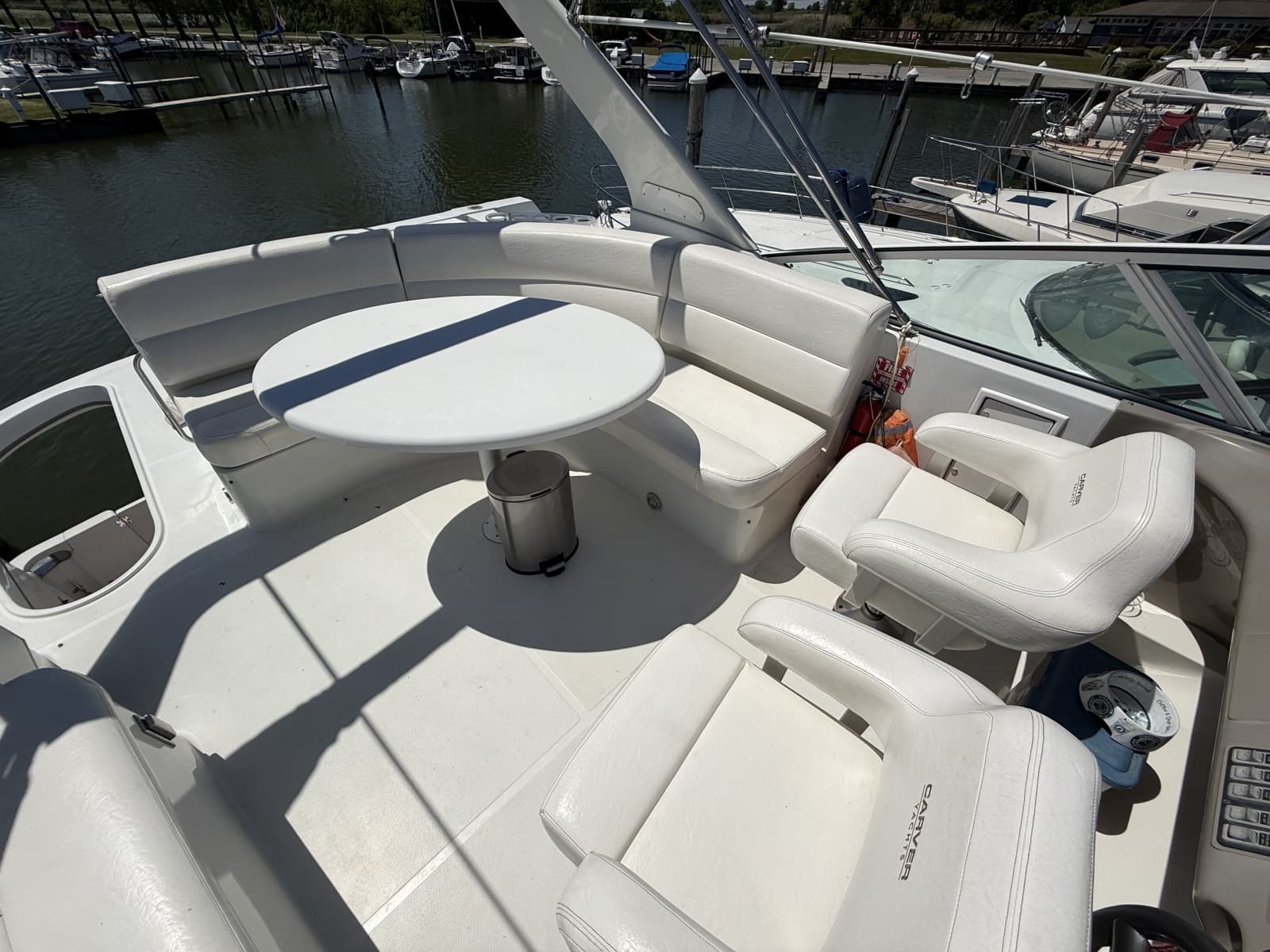 1999 Carver 450 Voyager - Photo 12